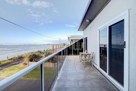 Sandy Cove - Australian Directory 3