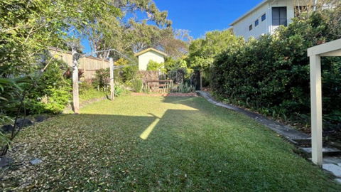 Sandy Days 4551 - Australian Directory 3