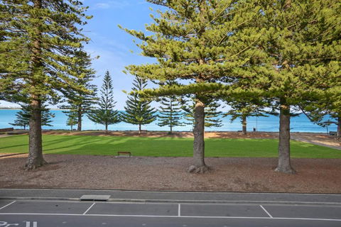 SEABREEZE At Victor Harbor - Australian Directory 1