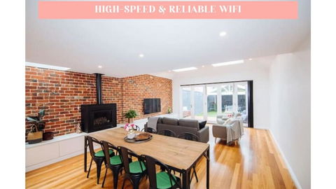 SENSATIONAL Renovated Cottage In Beautiful Seddon - Australian Directory 0
