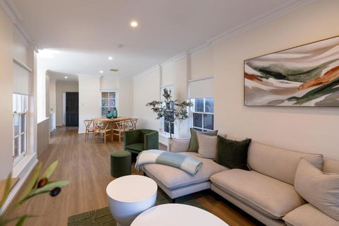 Serene Retreat On The City Fringe - Australian Directory 0