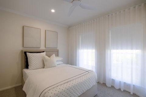 Serene Retreat On The City Fringe - Australian Directory 1