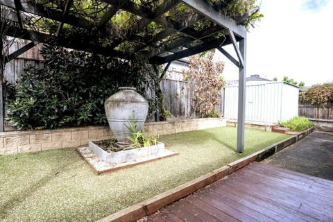Serene South Morang Retreat - Australian Directory 2