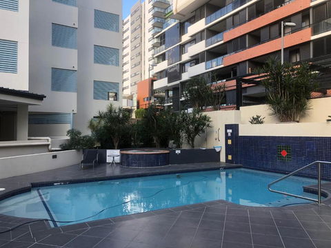 SOUTH BRISBANE APARTMENTS Free Parking - Australian Directory 0