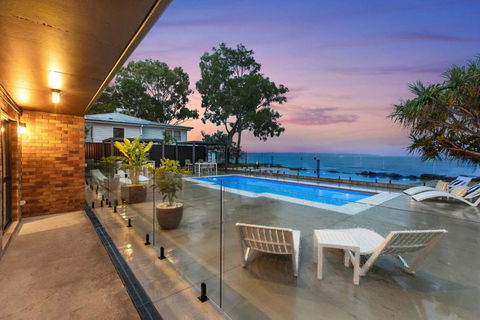 Spring On The Esplanade - Australian Directory 0