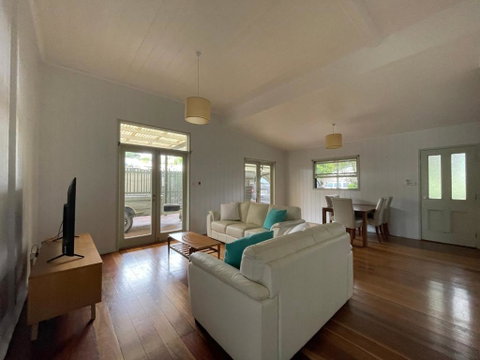 STANLEY COTTAGE - Australian Directory 0