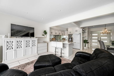 Swainson On Gulf Point - Australian Directory 2