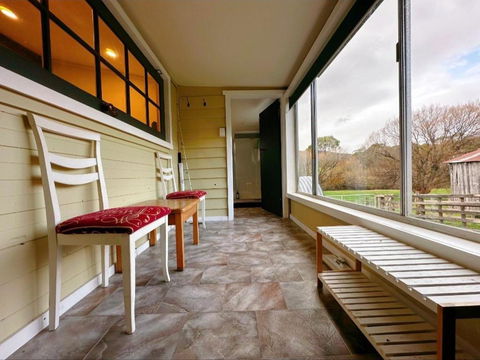 The Bushmill Cottage - Australian Directory 2
