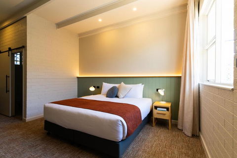 The Clovercrest Hotel Motel - Australian Directory 0