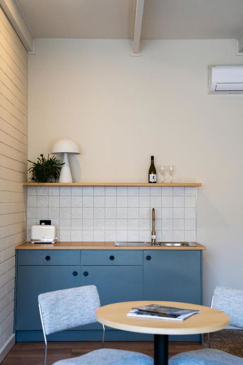 The Clovercrest Hotel Motel - Australian Directory 3