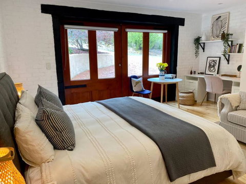 The Coach House - Australian Directory 2