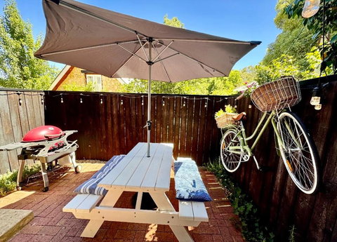 The Coach House - Australian Directory 1