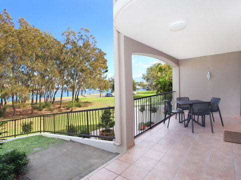 Beachport 14 - 2 BDRM Apt With Canal Views On Parkyn Pde - Australian Directory 0