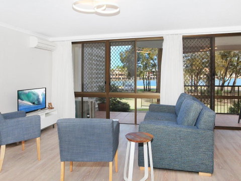 Beachport 14 - 2 BDRM Apt With Canal Views On Parkyn Pde - Australian Directory 2