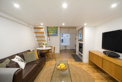 Beachside Luxury Loft Apartment - Australian Directory 1