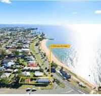Beachside Queenslander - Australian Directory