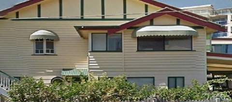 Beachside Queenslander - Australian Directory 1