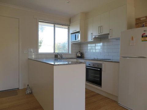 Beachside Rest - Australian Directory 3