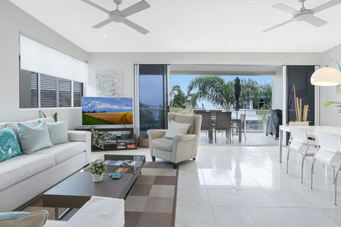 Beachside Vibes, Sunshine Beach - Australian Directory 1