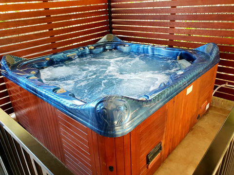 Beautiful Modern Luxury - Australian Directory 1