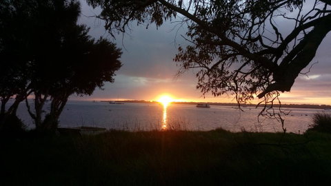 Beautiful, Peaceful Estuary Views, Five Star Quantity - Australian Directory 2