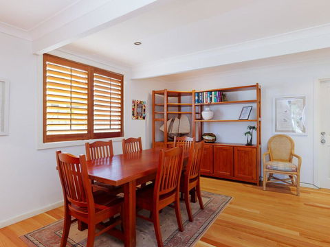Beauty And The Beach', 88 Foreshore Drive - Large Home With WIFI & Water Views - Australian Directory 1
