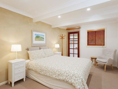 Beauty And The Beach', 88 Foreshore Drive - Large Home With WIFI & Water Views - Australian Directory 3