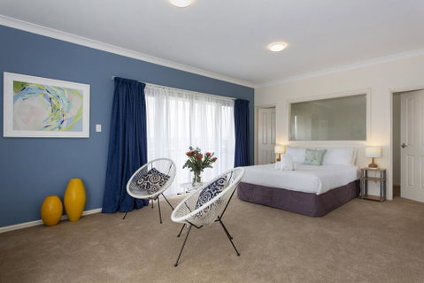 Bella Vista Townhouse With Views - Australian Directory 0