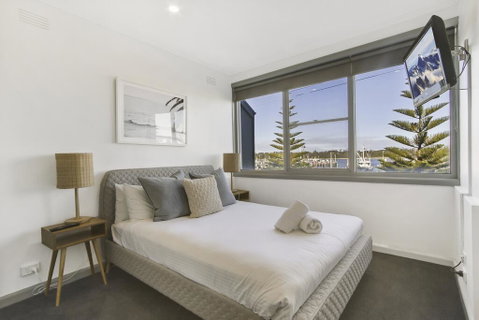 Bellevue On The Lakes - Australian Directory 3