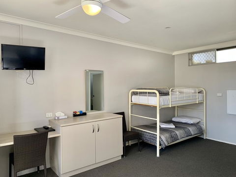 Bermagui Beach Hotel - Australian Directory 1