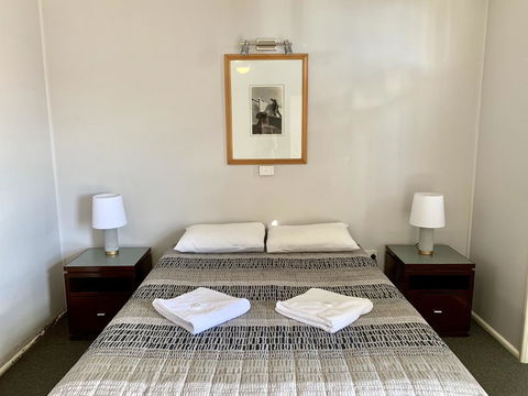 Bermagui Beach Hotel - Australian Directory 3