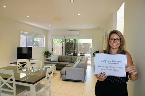 Best Western Plus Quarterdecks Retreat - Australian Directory 3