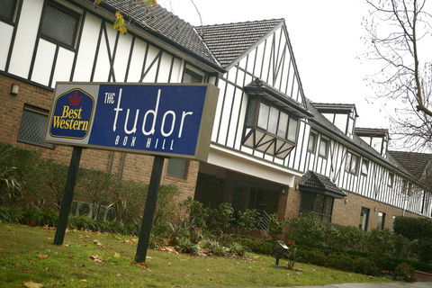 Best Western Plus The Tudor Box Hill - Australian Directory 0