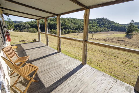 Big Yango House - Australian Directory 2