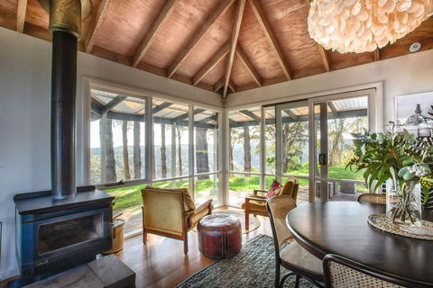 BIMBADEEN ON BUSTY - BIMBADEEN ON BUSTY - Spectacular Views & Wifi - Australian Directory 1