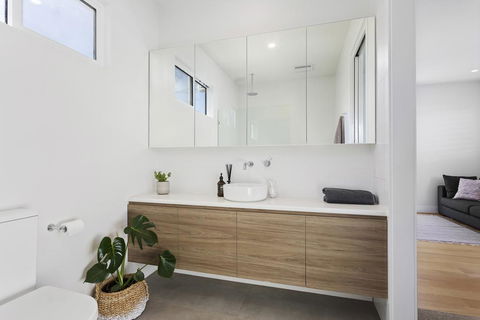 Birdrock Beach Bed And Breakfast - Australian Directory 3