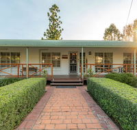 Birds 'n' Bloom Cottages - Australian Directory