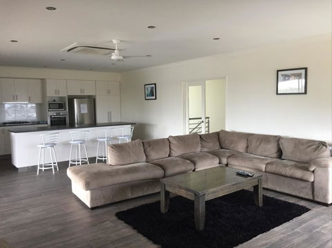 Blue Sky Apartment - Australian Directory 0