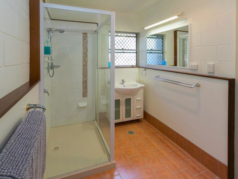 Blue Water Retreat - Downstairs - Australian Directory 2