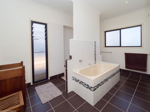 Blue Water Retreat - Upstairs - Australian Directory 1