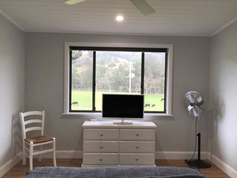 Bobby's Country Rental - Australian Directory 3