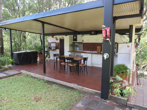 BoBRENE On Tamborine Nude Retreat - Cosy Chalet - Australian Directory 3