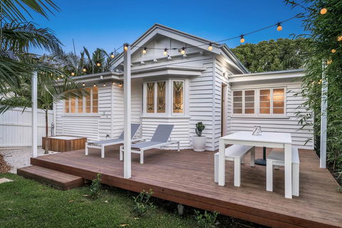 Bohemian Bangalow - Australian Directory 1