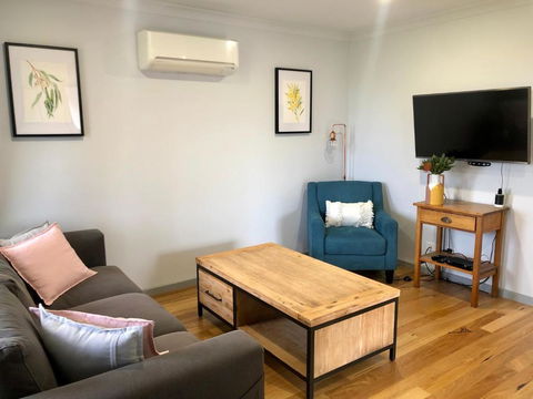 The Weekender - Australian Directory 0