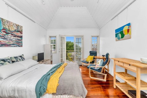 Time And Tide Beach Cottage On The Esplanade - Australian Directory 2