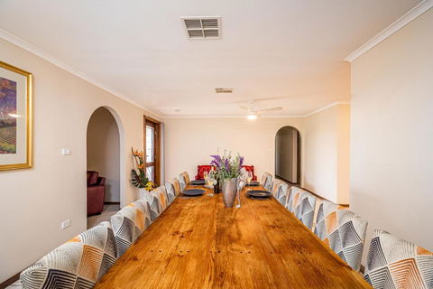 Watervale Hotel Guesthouse - Australian Directory 2