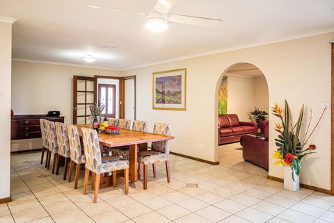 Watervale Hotel Guesthouse - Australian Directory 0