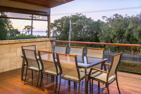 XYZ Holiday Home - Australian Directory 3
