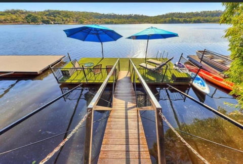 Rumah Surgah On Lake Bennett - Australian Directory 0