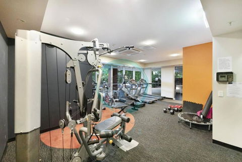 ZEN LUXURY: 2-Story 4-BR Penthouse In Darwin City With Mindal Markets & Harbour Views - Australian Directory 1